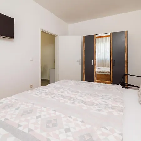 Viktorija * Jadranovo