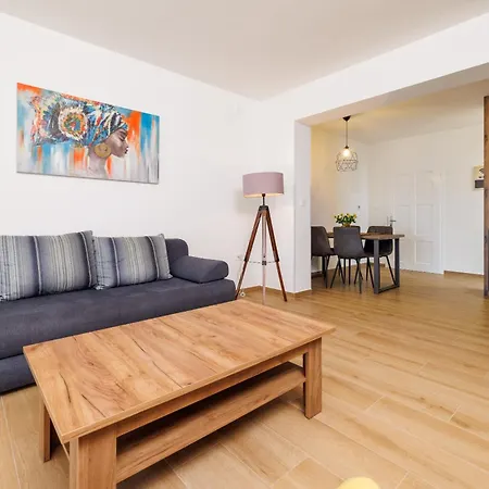 Viktorija Apartment